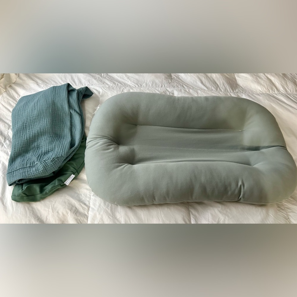 Snuggle Me Infant Lounger